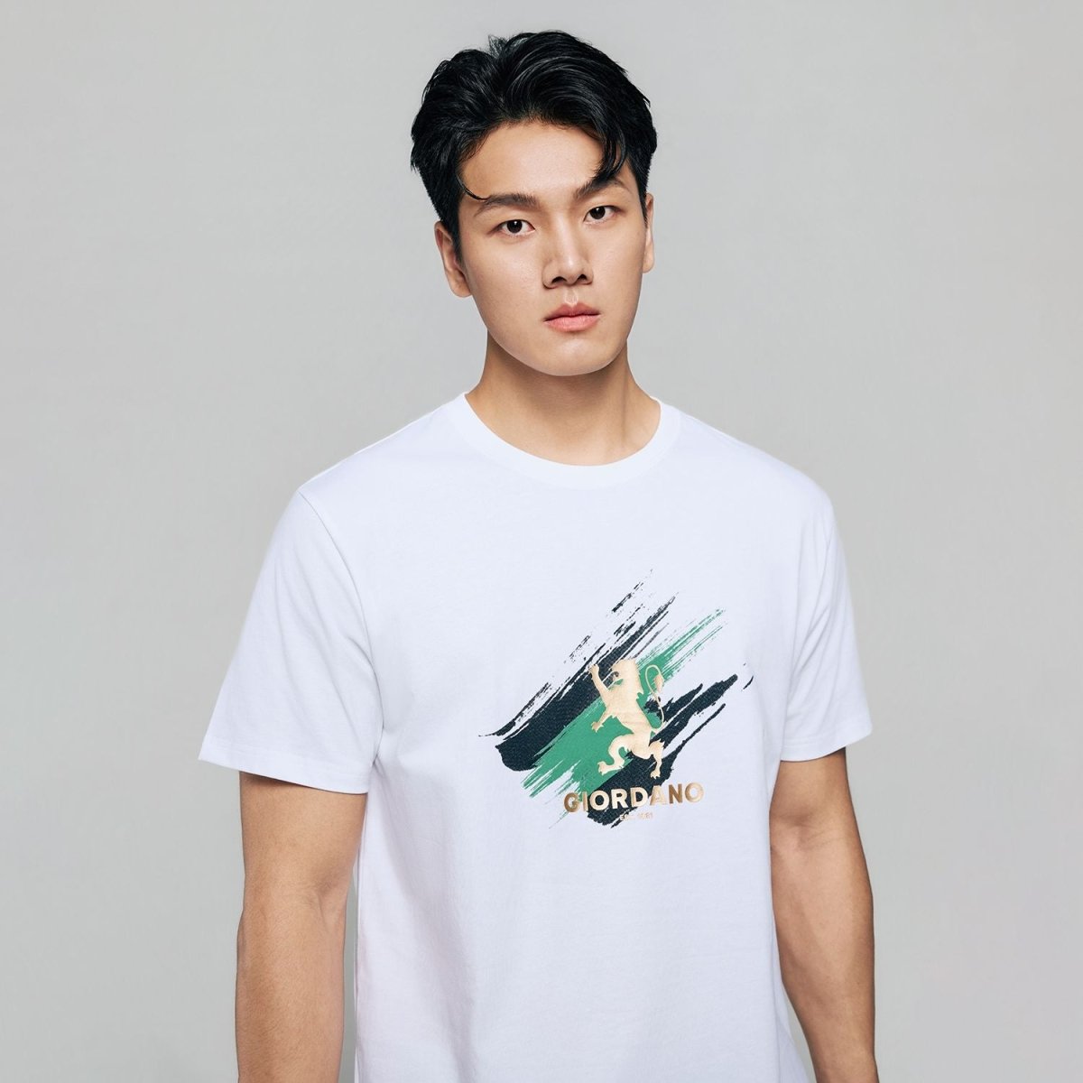 Men's Slim Fit Lion Graphic Tee