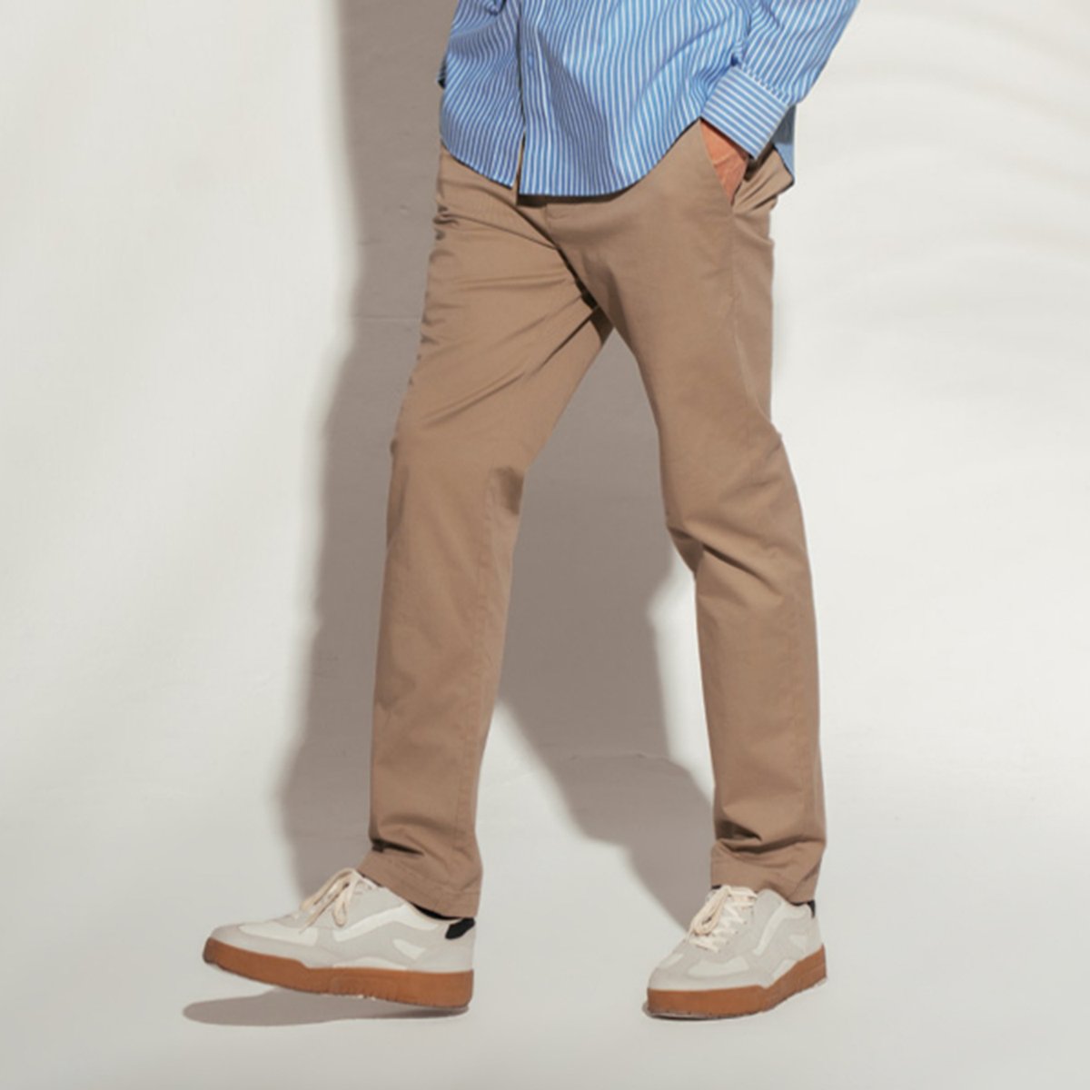 Men's Twill Low Rise Slim Taper Khaki Pant