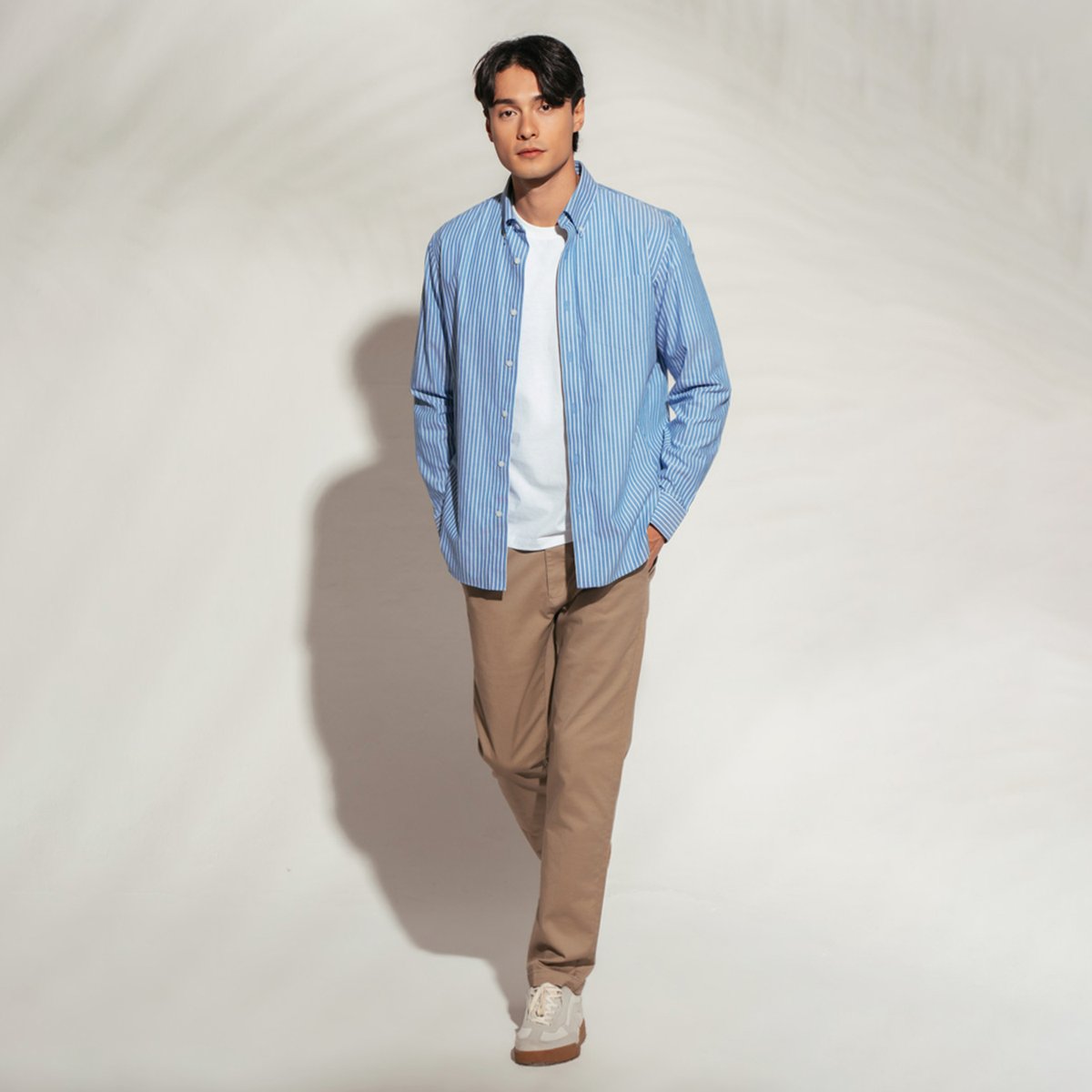 Men's Twill Low Rise Slim Taper Khaki Pant