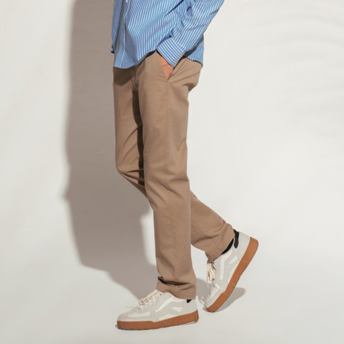 Men's Twill Low Rise Slim Taper Khaki Pant