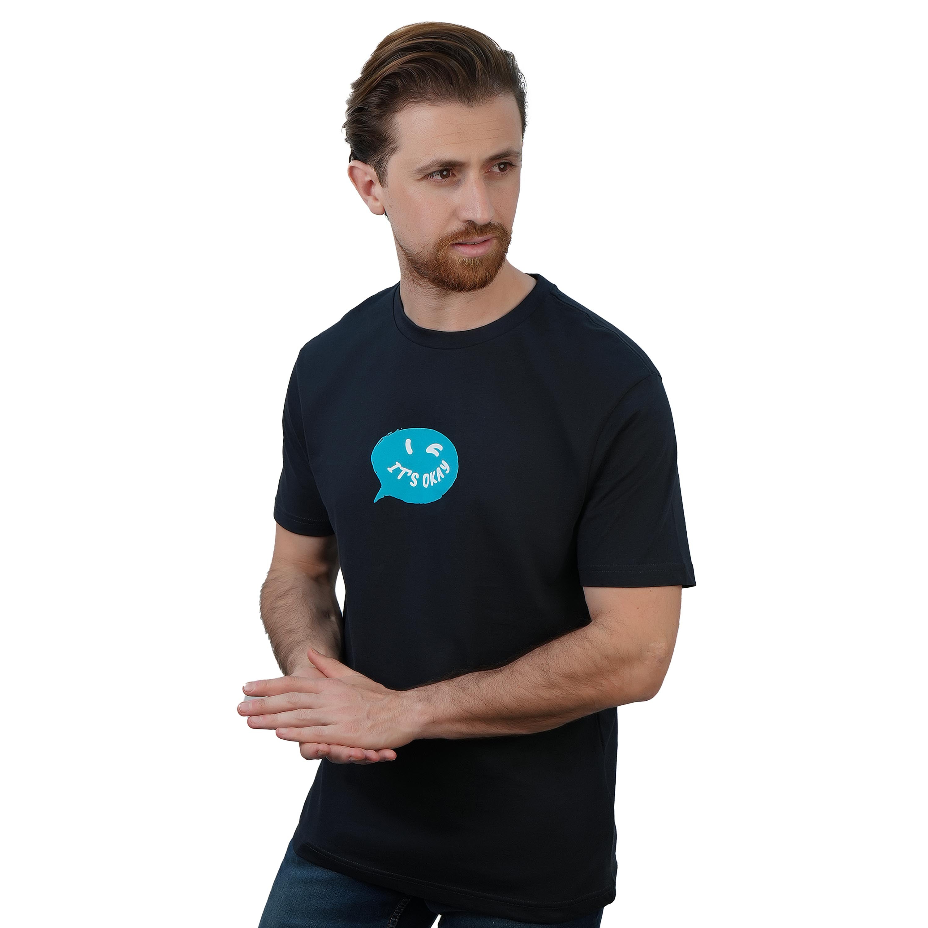 تي شيرت رجالي من القطن بقصة ضيقة ومطبوع عليه رسالة