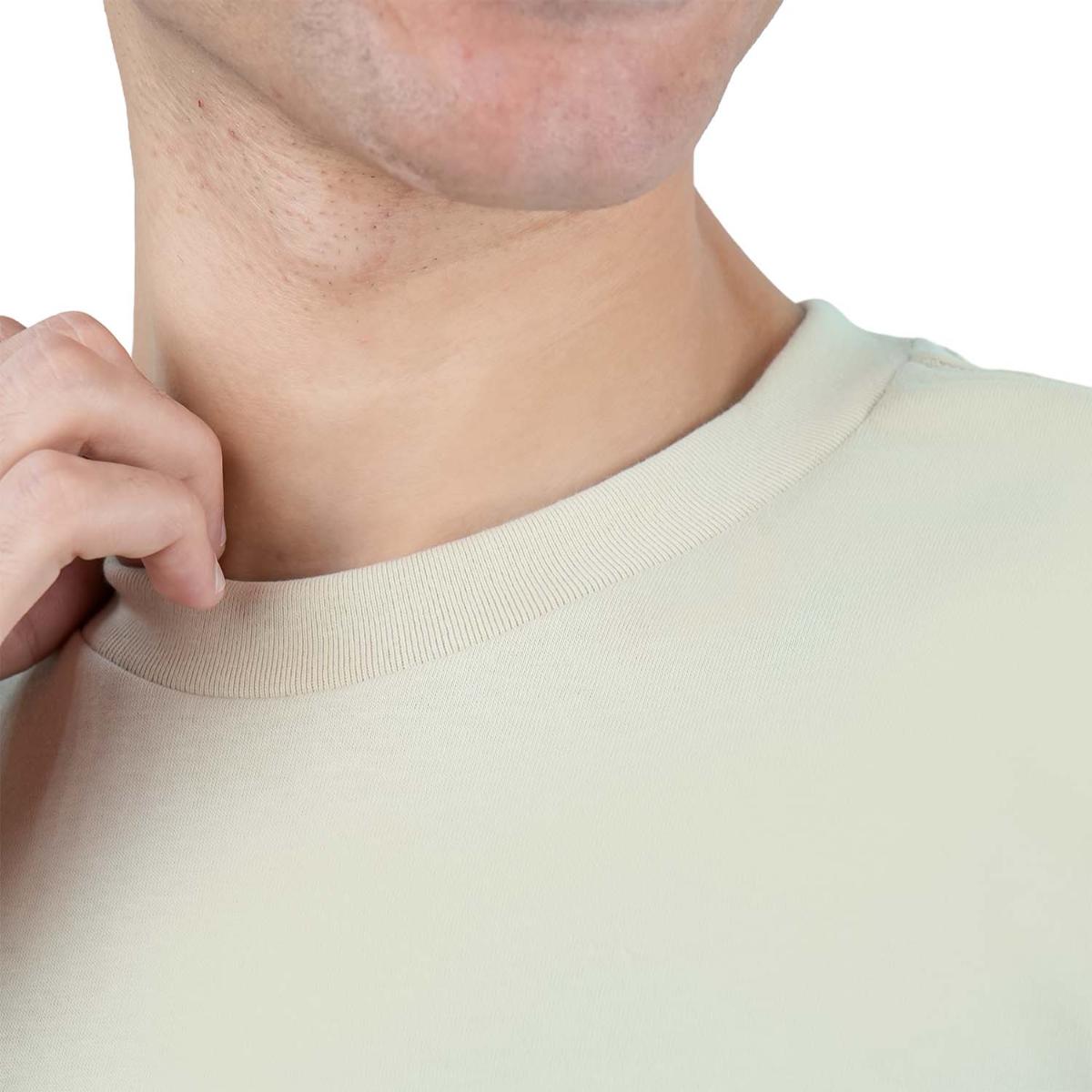 تي شيرت رجالي مطبوع عليه عبارة "عالم بلا غرباء" - قصة ضيقة، رقبة دائرية، قطن