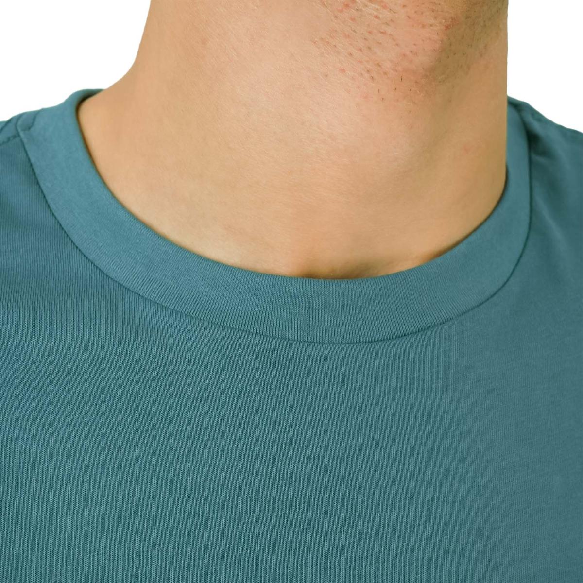 تي شيرت رجالي مطبوع عليه عبارة "عالم بلا غرباء" - قصة ضيقة، رقبة دائرية، قطن