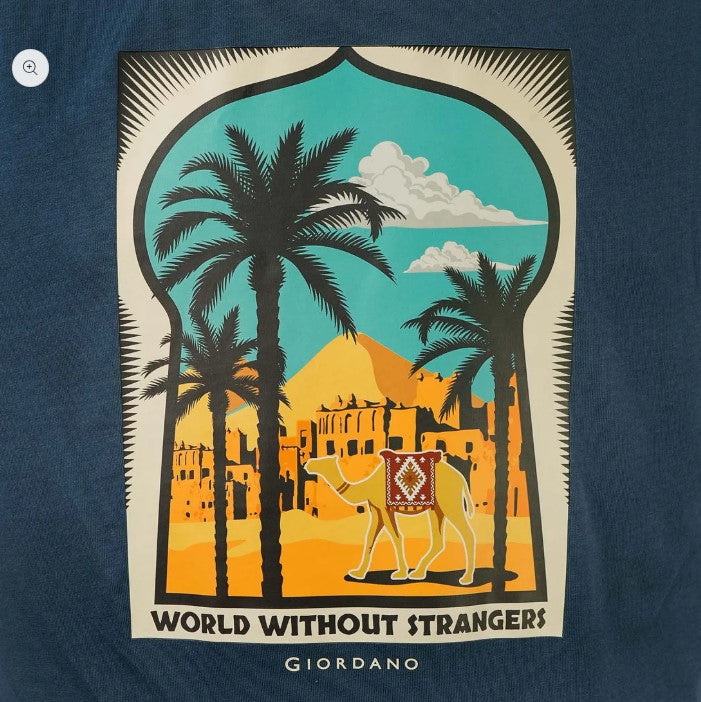 تي شيرت رجالي مطبوع عليه عبارة "عالم بلا غرباء" - قصة ضيقة، رقبة دائرية، قطن