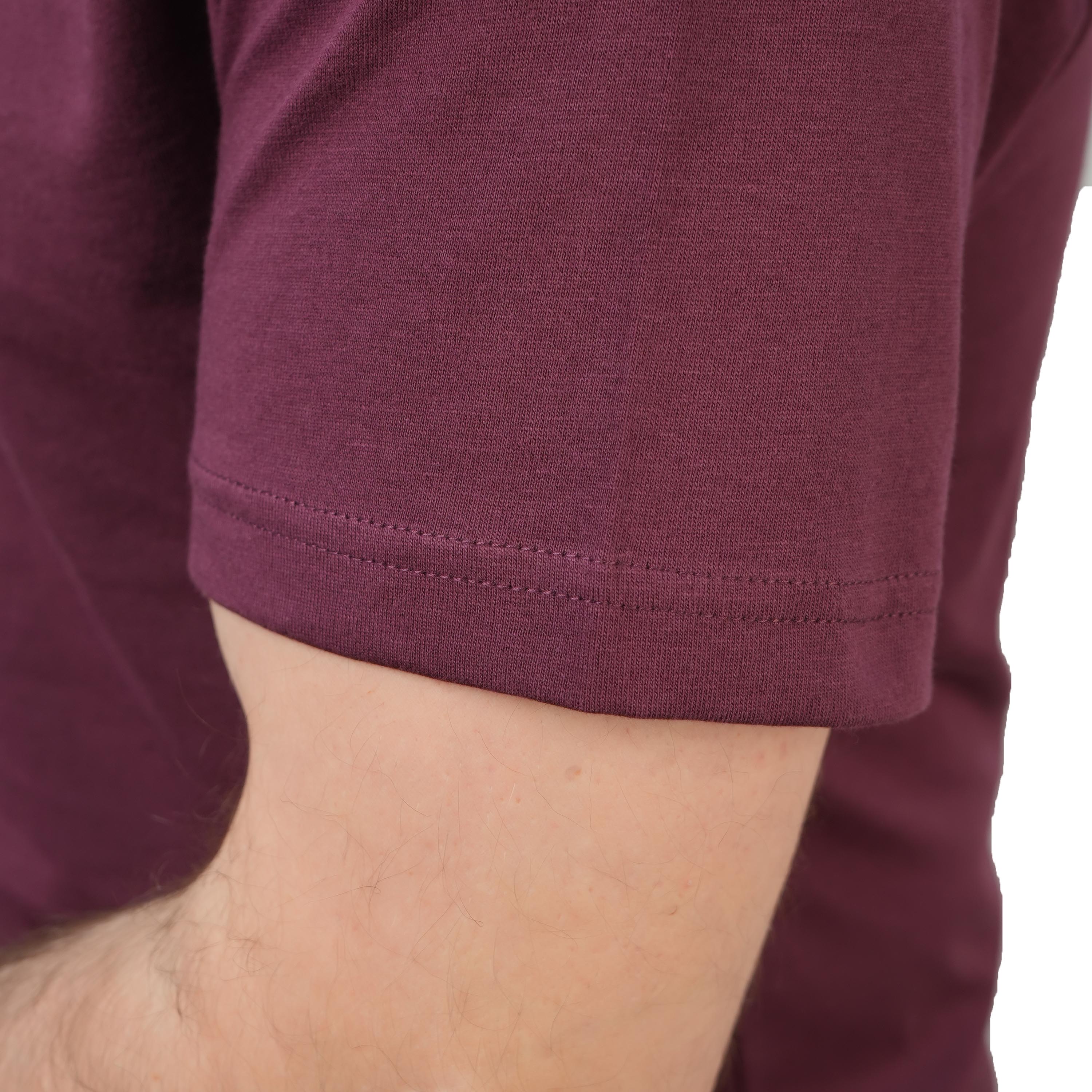 تي شيرت رجالي بقصّة Slim Fit من القطن بطبعة مميزة