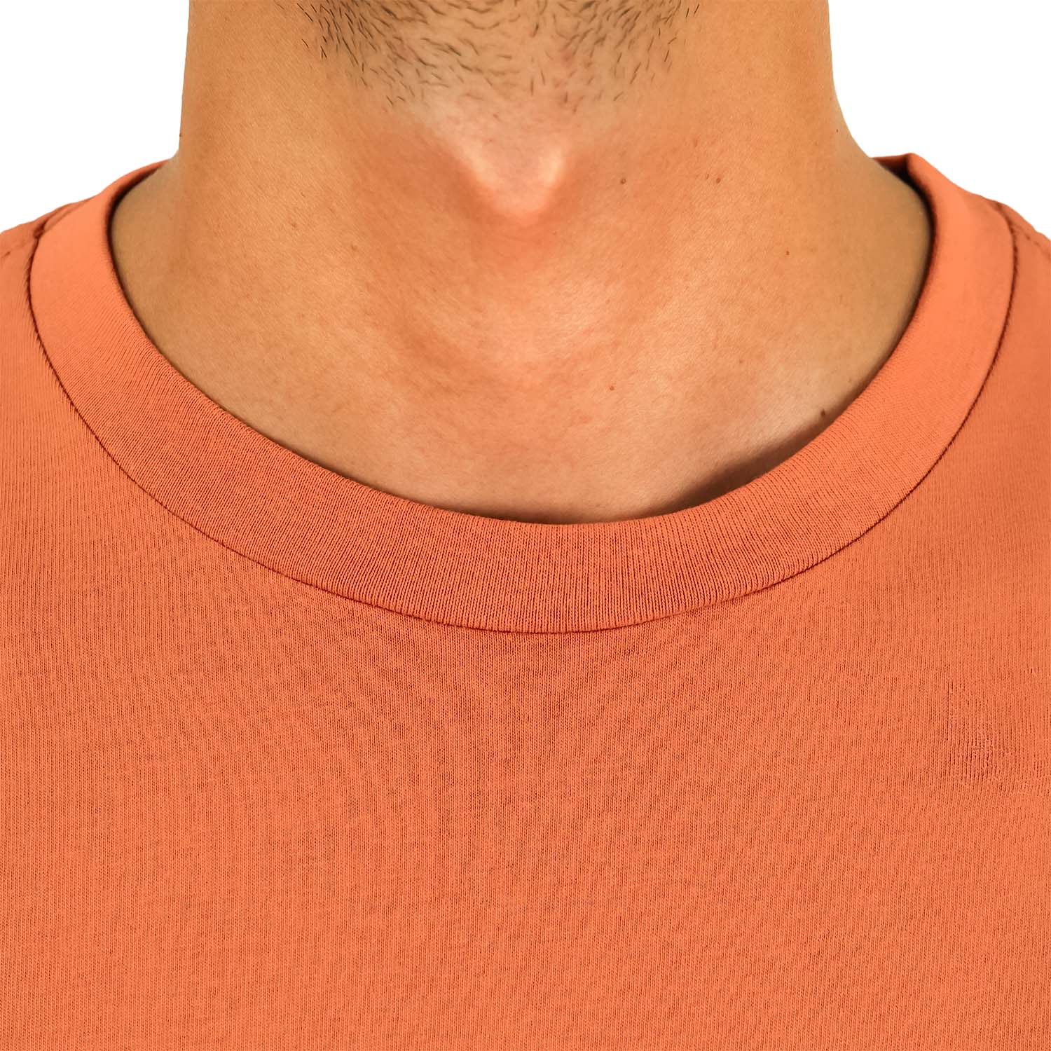 تي شيرت رجالي مطبوع عليه عبارة "عالم بلا غرباء" - قصة ضيقة، رقبة دائرية، قطن