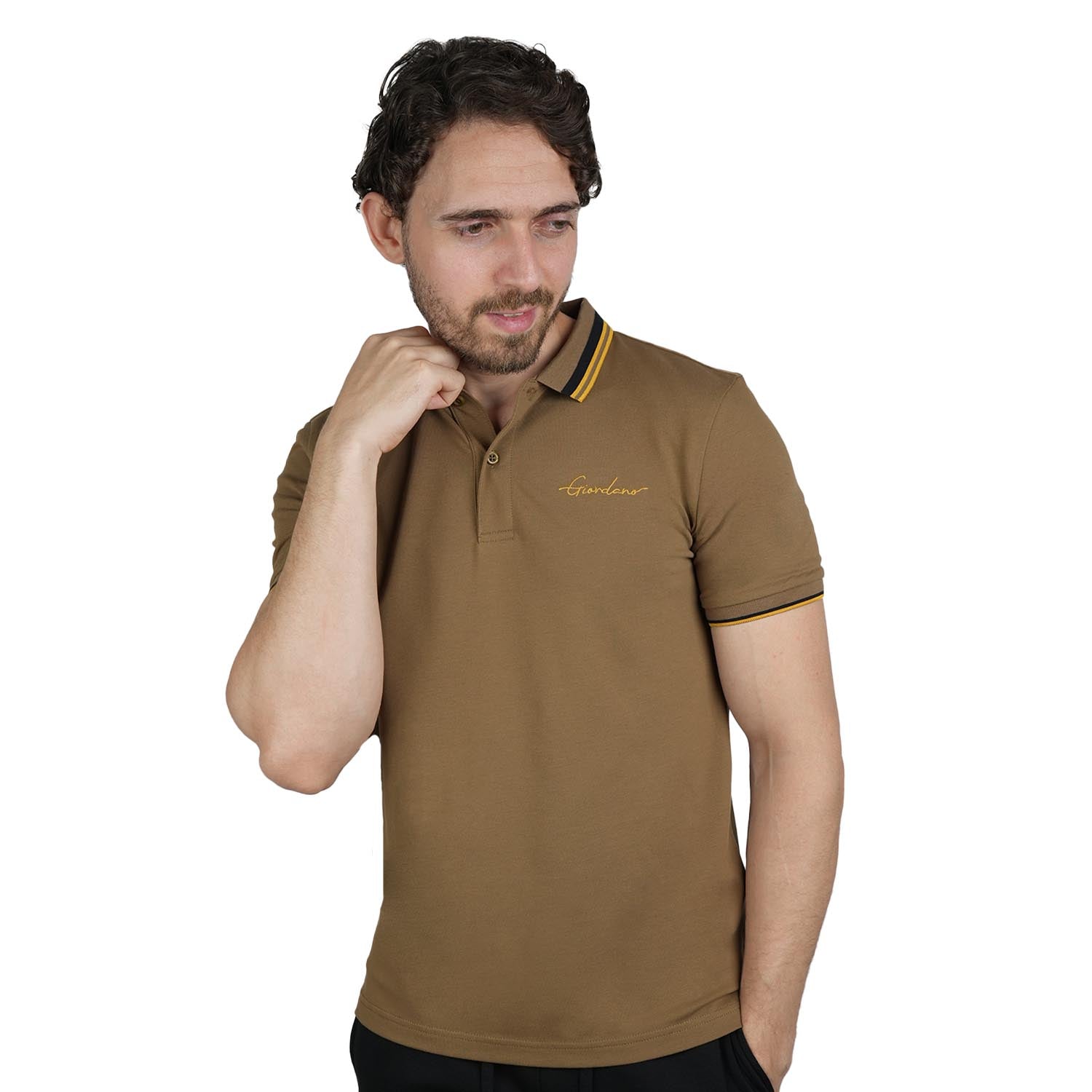 قميص بولو رجالي كلاسيكي بقصّة Slim Fit مع تطريز مميز