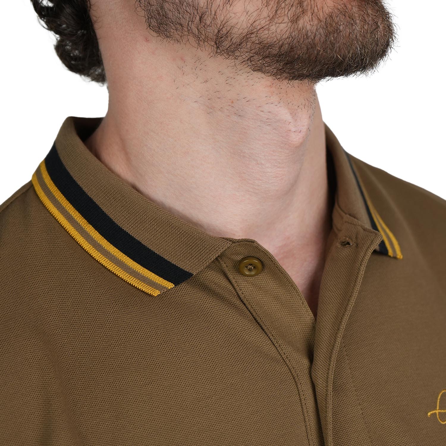 قميص بولو رجالي كلاسيكي بقصّة Slim Fit مع تطريز مميز