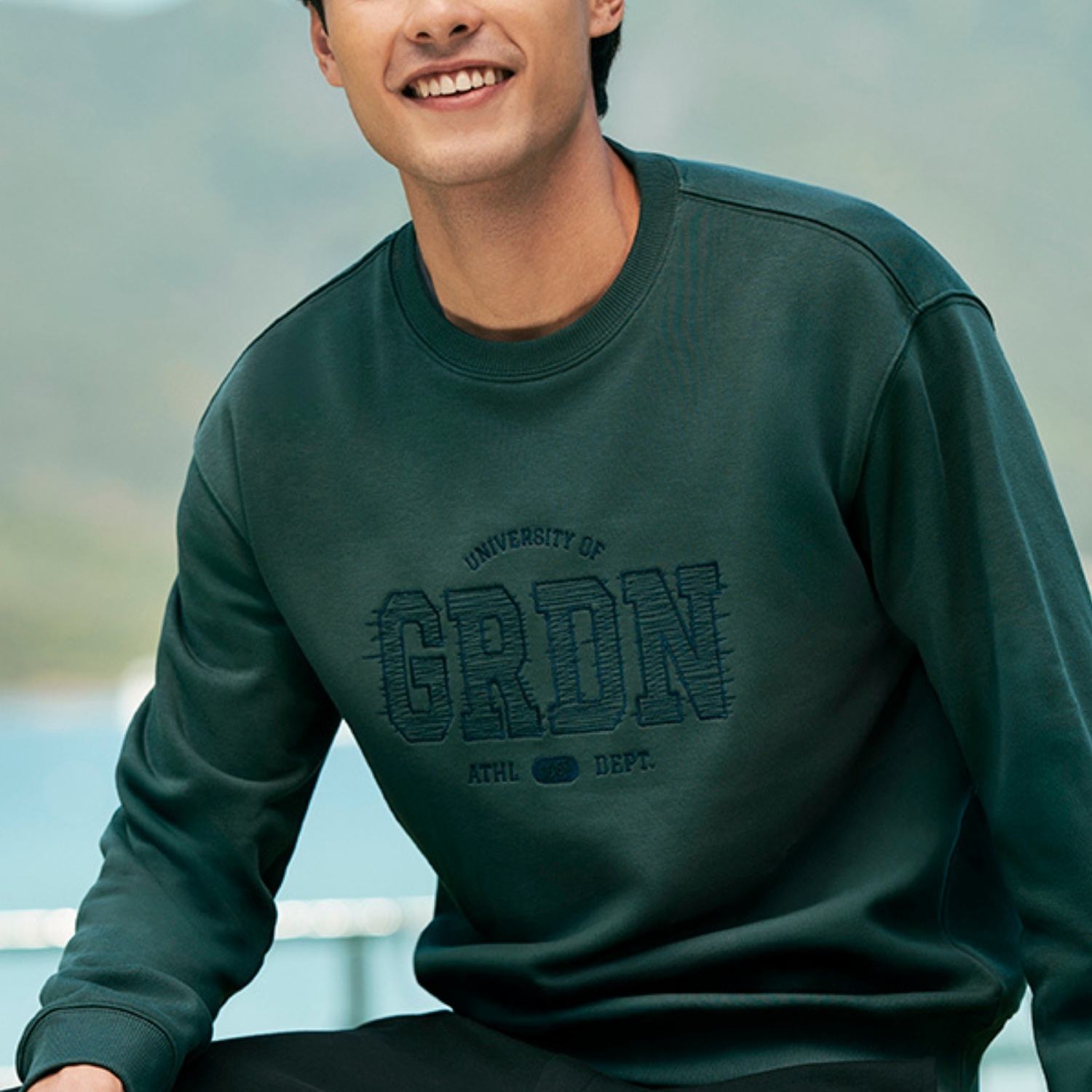 Men's Relaxed Fit Printed French Terry Pullover