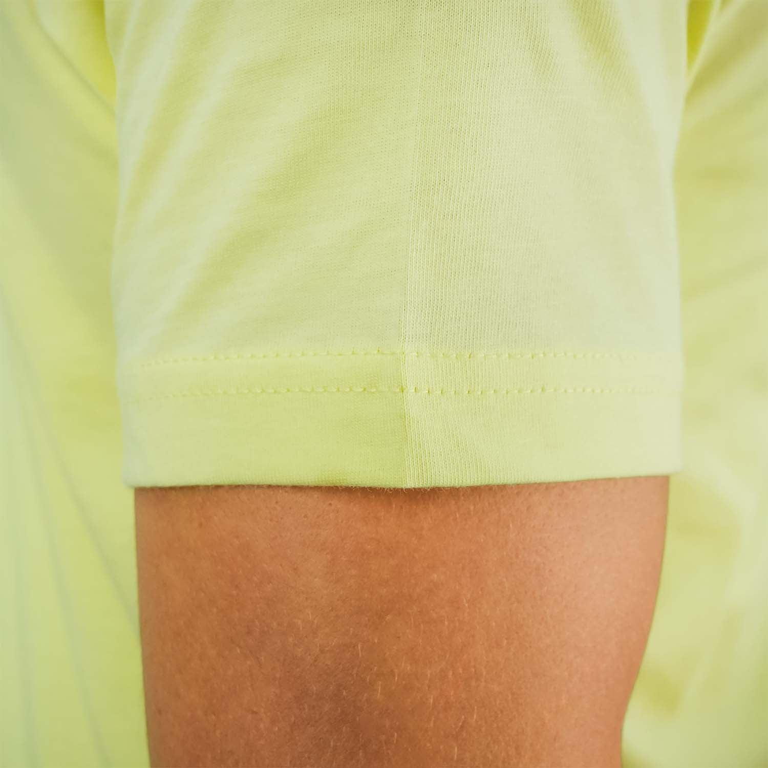 تي شيرت قطني جيرسي بطبعة نحيفة وأكمام قصيرة ورقبة دائرية