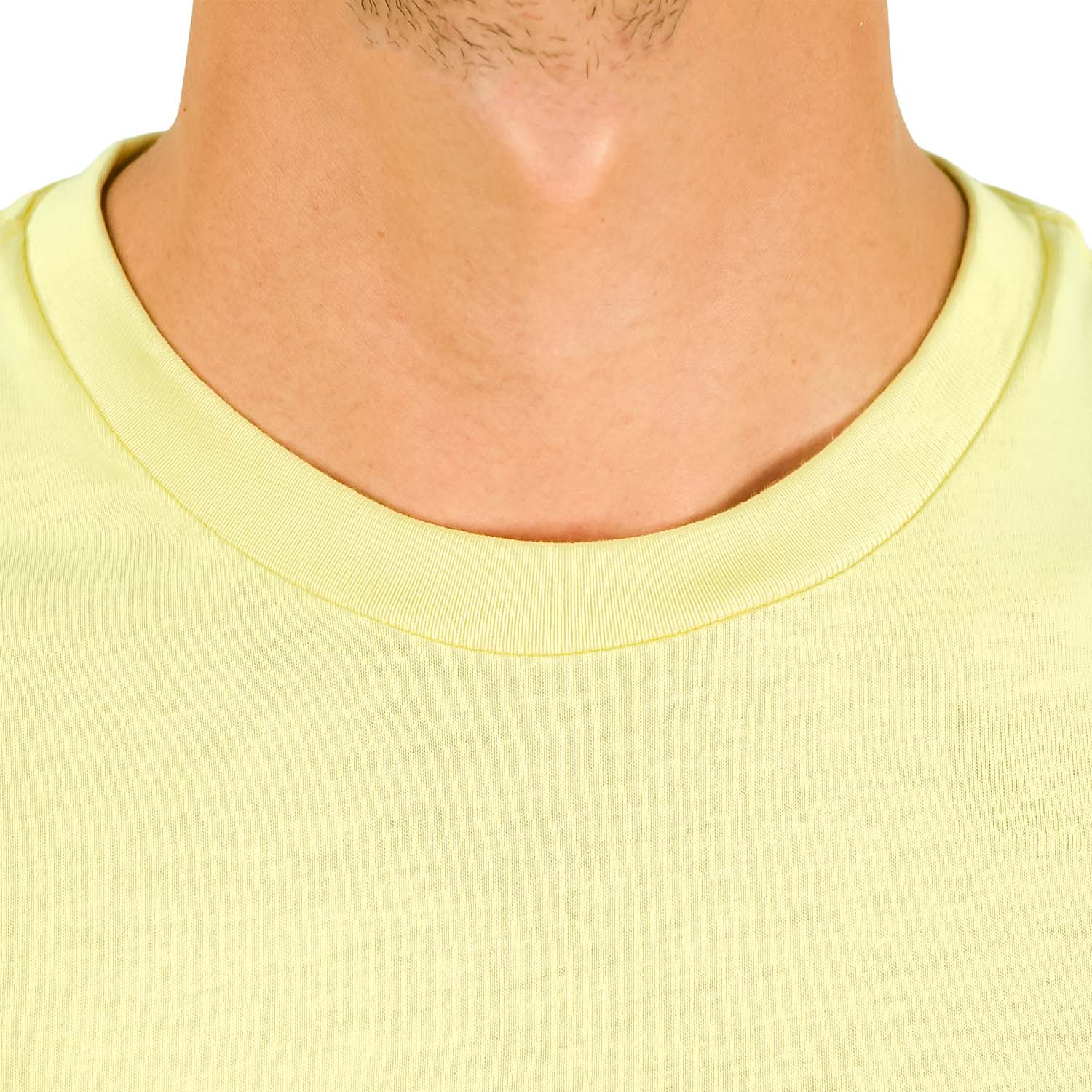 تي شيرت رجالي مطبوع عليه عبارة "عالم بلا غرباء" - قصة ضيقة، رقبة دائرية، قطن