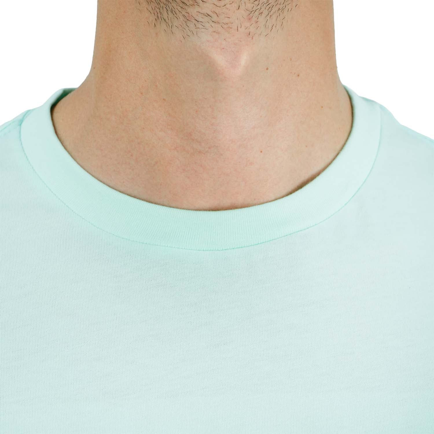 تي شيرت رجالي مطبوع عليه عبارة "عالم بلا غرباء" - قصة ضيقة، رقبة دائرية، قطن