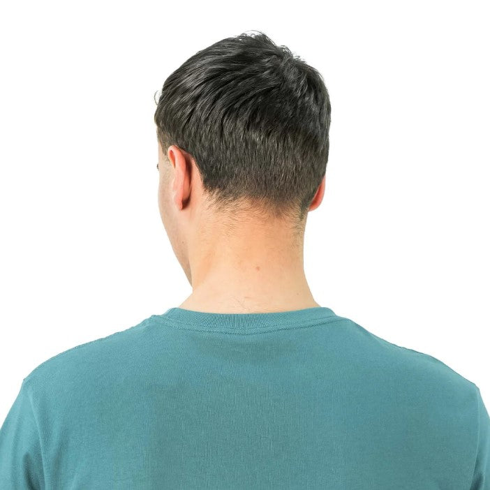 تي شيرت رجالي مطبوع عليه عبارة "عالم بلا غرباء" - قصة ضيقة، رقبة دائرية، قطن