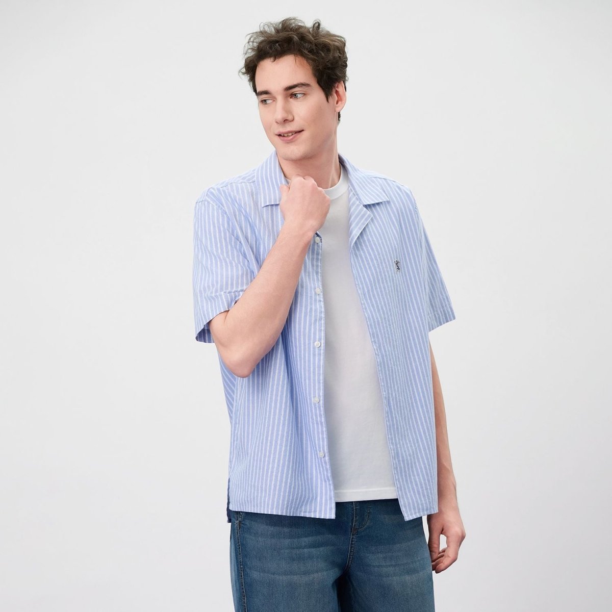 Men's Relaxed Fit Short Sleeve Lion Oxford Shirt