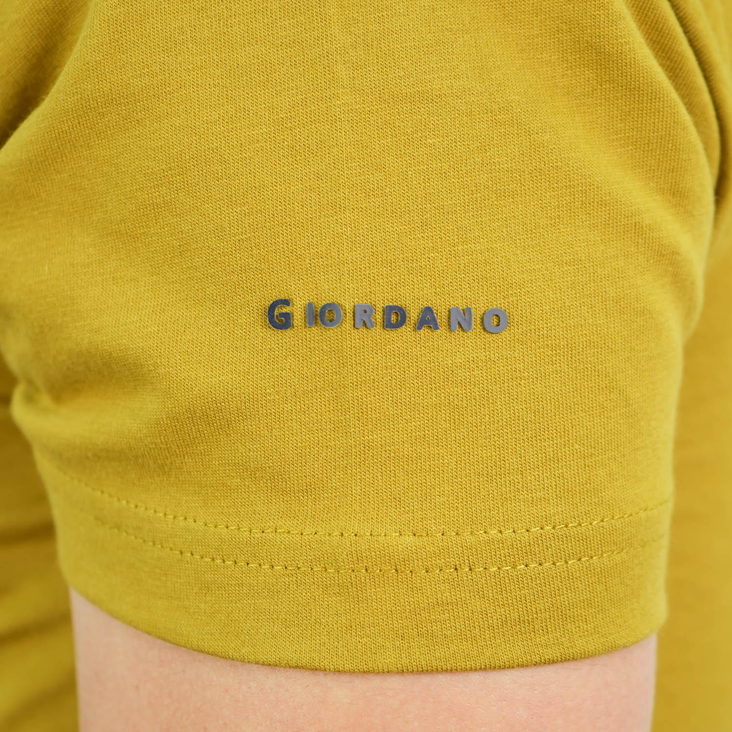 Men's Giordano Cotton Crewneck Slim Fit Tee - Short Sleeve