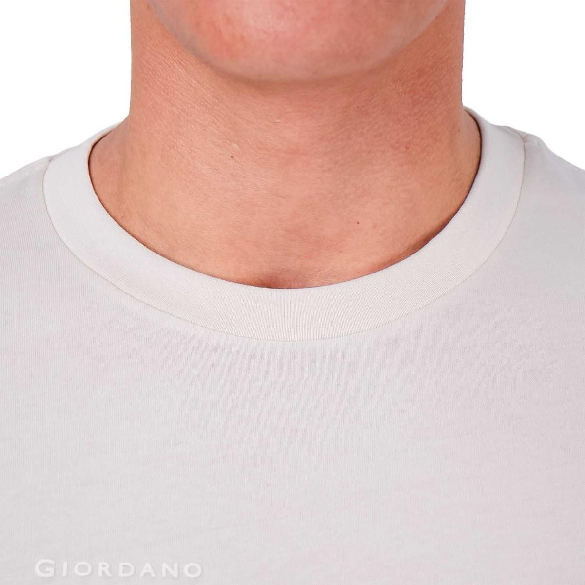 تي شيرت رجالي مطبوع عليه عبارة "عالم بلا غرباء" - قصة ضيقة، رقبة دائرية، قطن