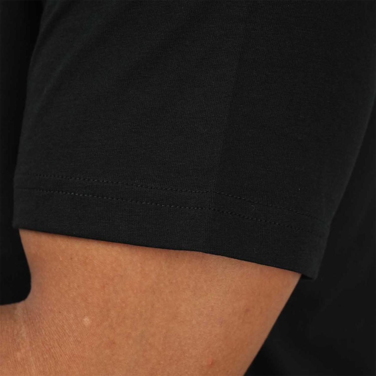 تي شيرت رجالي مطبوع عليه عبارة "عالم بلا غرباء" - قصة ضيقة، رقبة دائرية، قطن