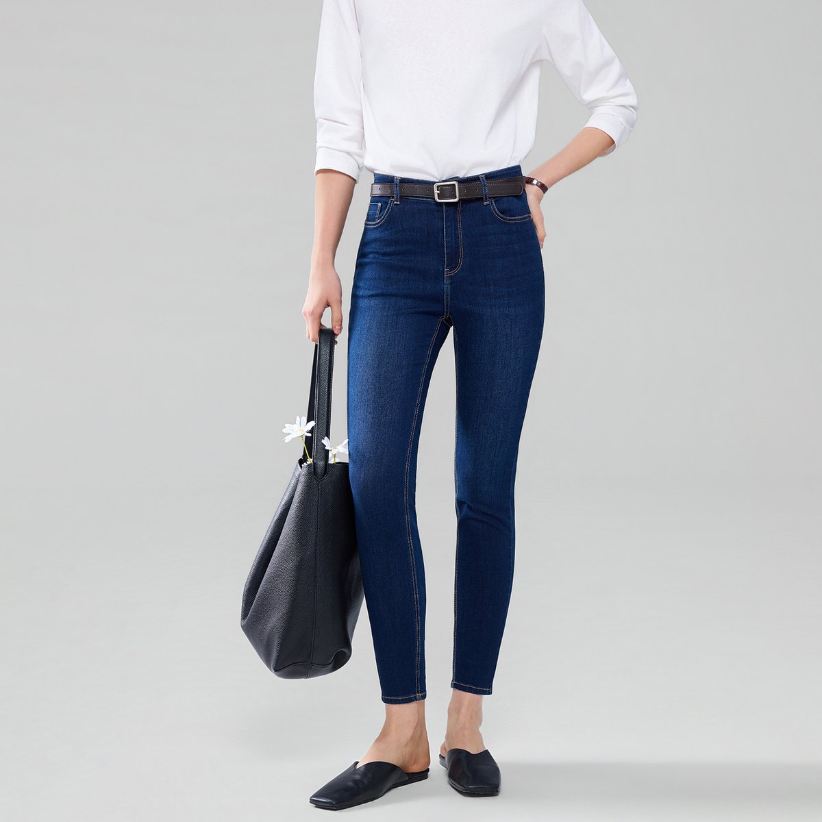 Women's Denim Slim Tapered Jeans