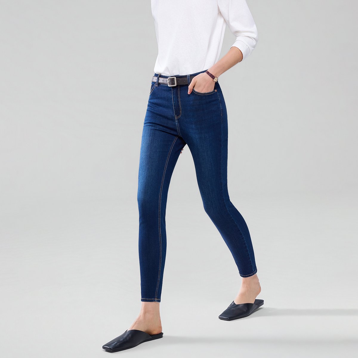 Women's Denim Slim Tapered Jeans