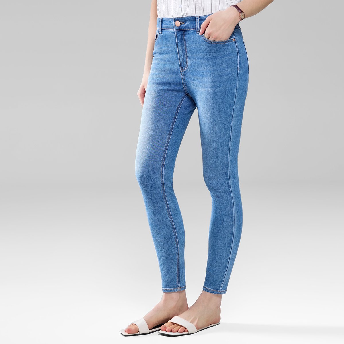Women's Denim Slim Tapered Jeans