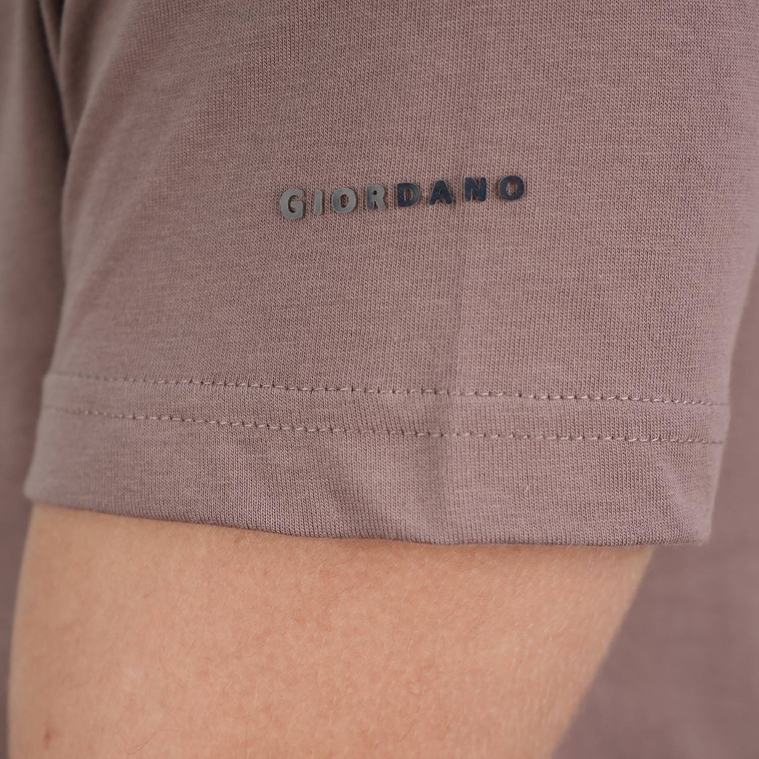 Men's Giordano Cotton Crewneck Slim Fit Tee - Short Sleeve