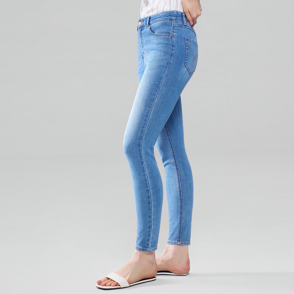 Women's Denim Slim Tapered Jeans