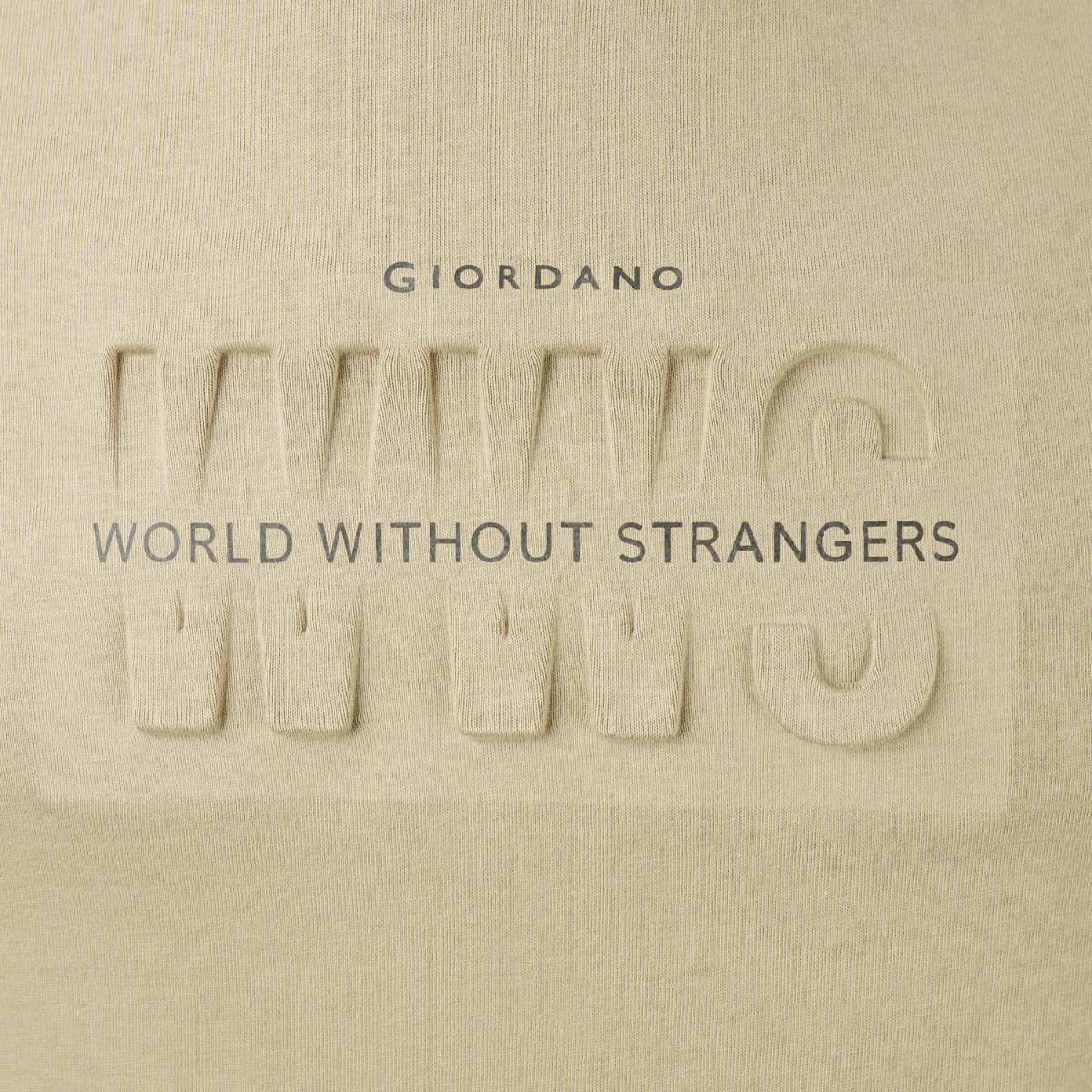تي شيرت رجالي مطبوع عليه عبارة "عالم بلا غرباء" - قصة ضيقة، رقبة دائرية، قطن