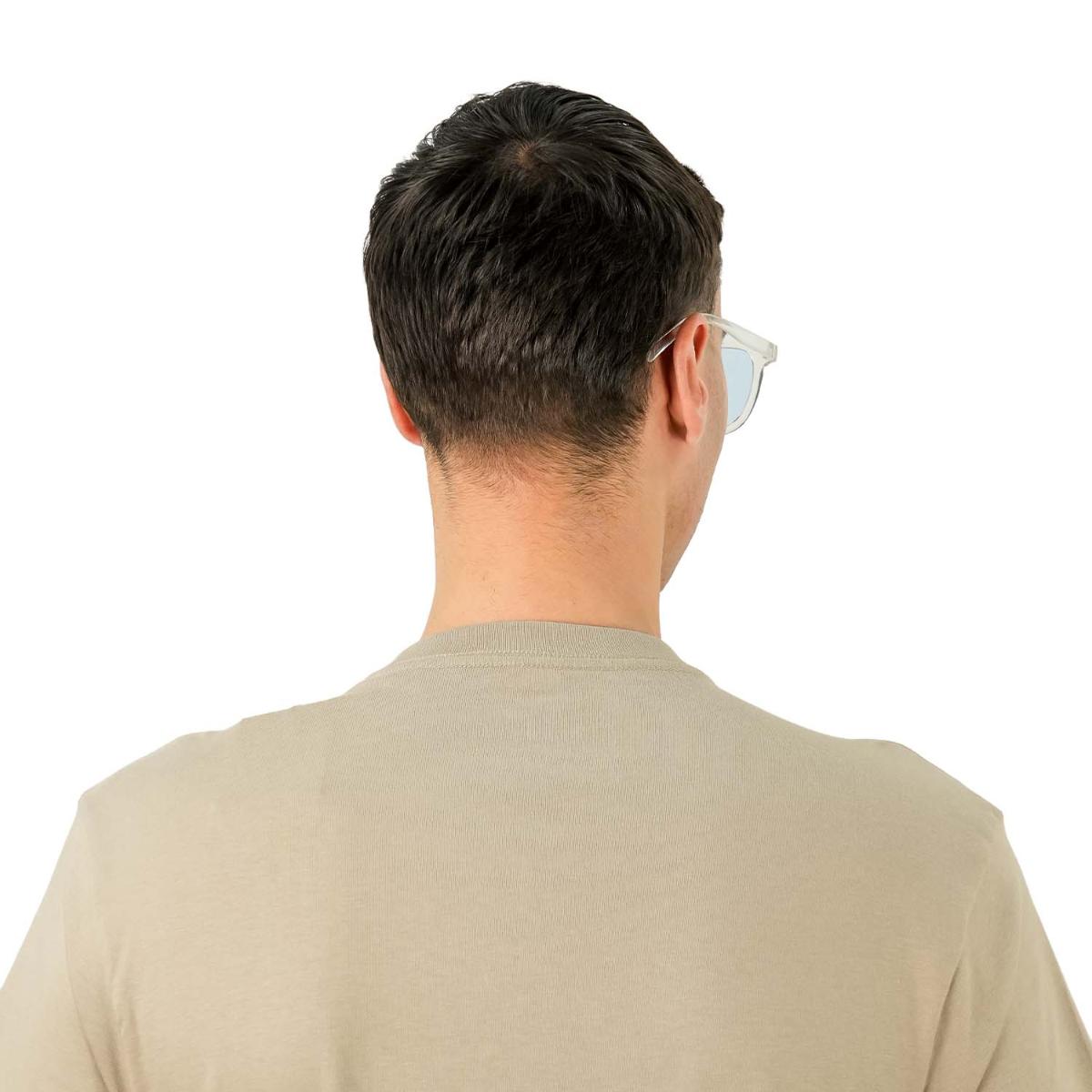 تي شيرت رجالي مطبوع عليه عبارة "عالم بلا غرباء" - قصة ضيقة، رقبة دائرية، قطن