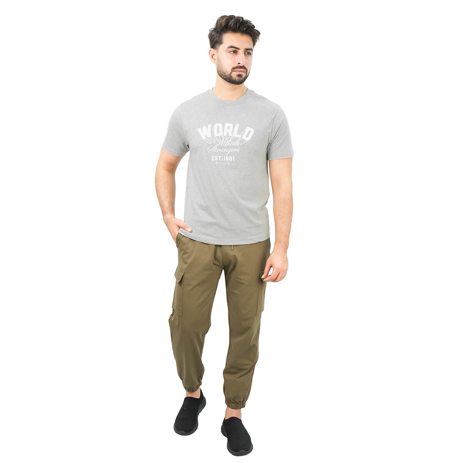 تي شيرت رجالي مطبوع عليه عبارة "عالم بلا غرباء" - قصة ضيقة، رقبة دائرية، قطن
