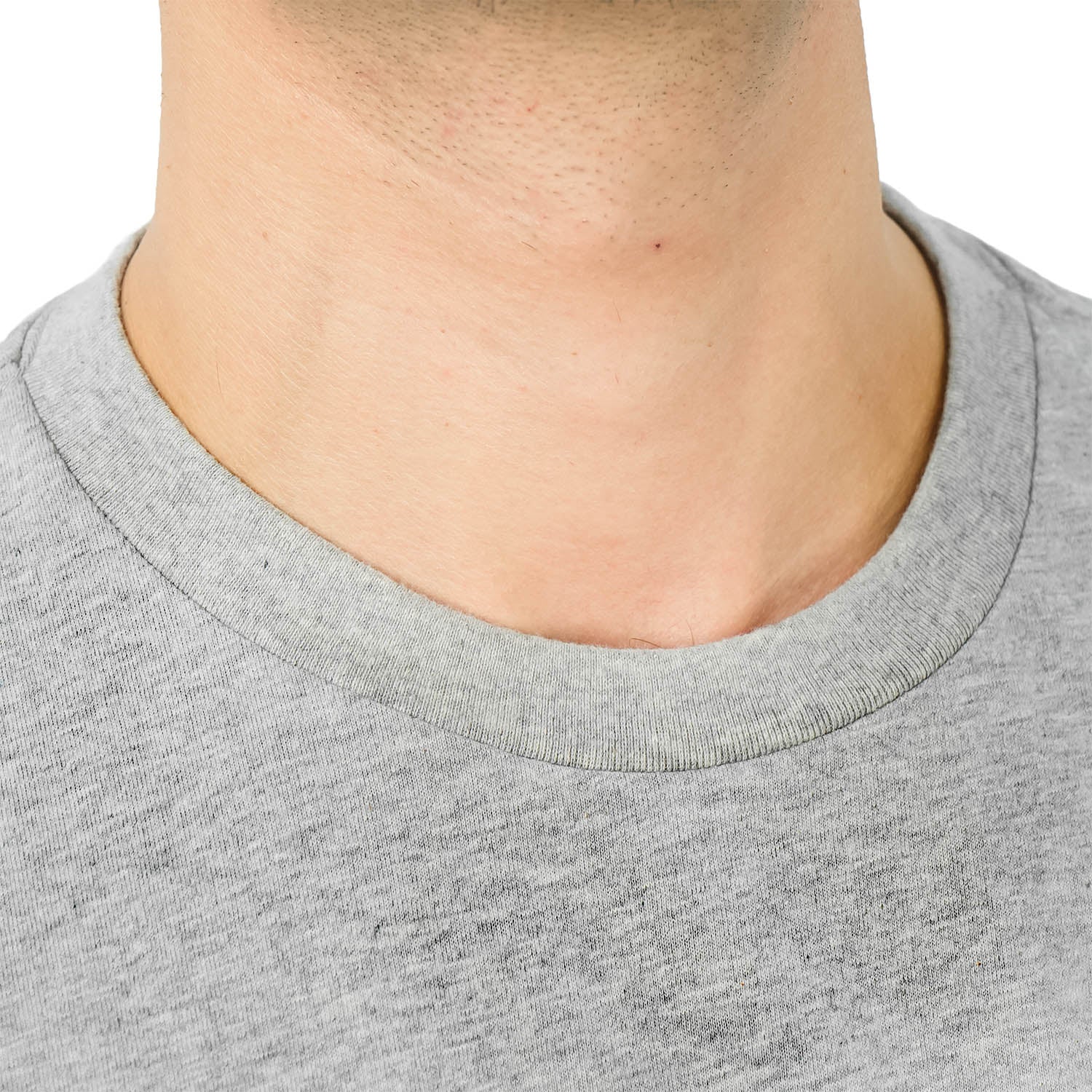 تي شيرت رجالي مطبوع عليه عبارة "عالم بلا غرباء" - قصة ضيقة، رقبة دائرية، قطن