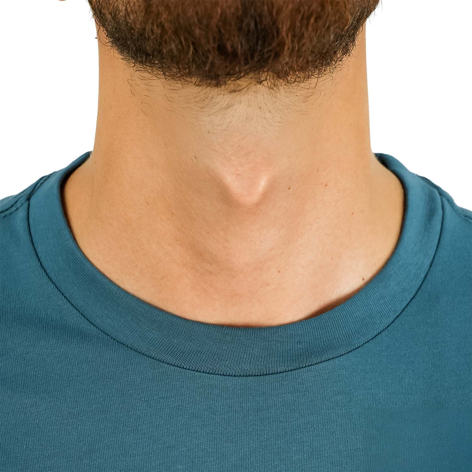 تي شيرت رجالي مطبوع عليه عبارة "عالم بلا غرباء" - قصة ضيقة، رقبة دائرية، قطن